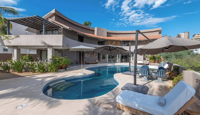 Casa Lulú: Oasis with Pool and Panoramic Terrace in San José del Cabo