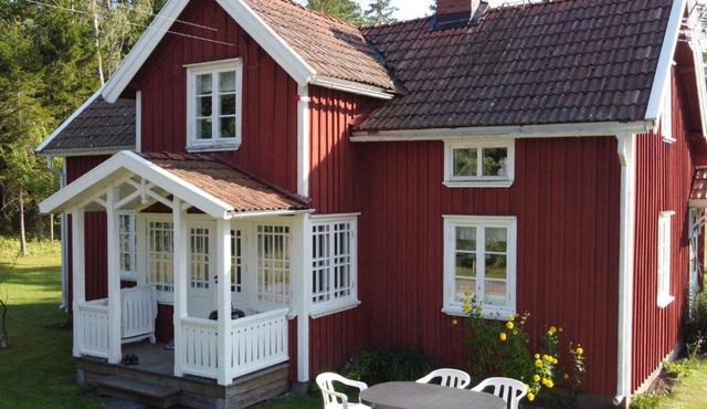 Charming Countryside Cottage in Bohuslän in Trollhattan