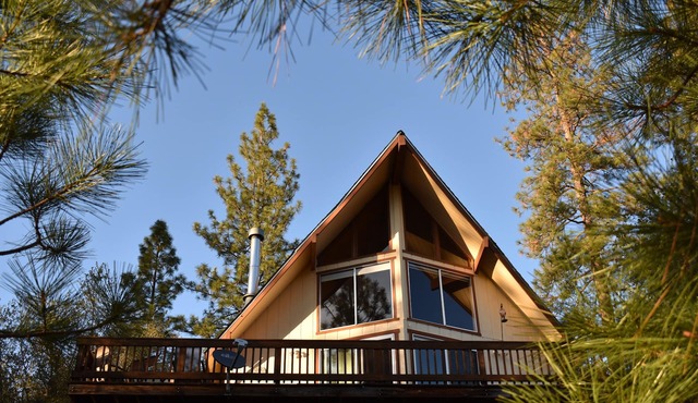 Charming Mountain View Cabin Near Yosemite and Pine Mountain Lake in Groveland