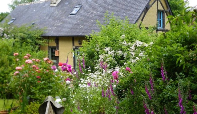 Charming Norman house with garden and WiFi in Sainte-Opportune