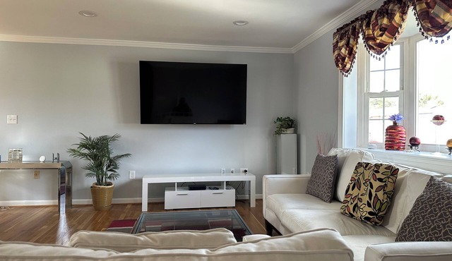 Charming Recently Renovated 3-bedroom home in Temple Hills in Temple Hills