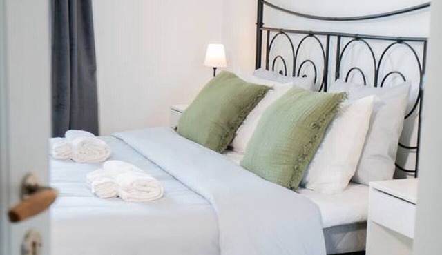 Chic 1BR | City center | Sleeps 4 | Brämaregården in Gothenburg