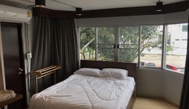 Chic & spacious room, middle of Nimman in Suthep