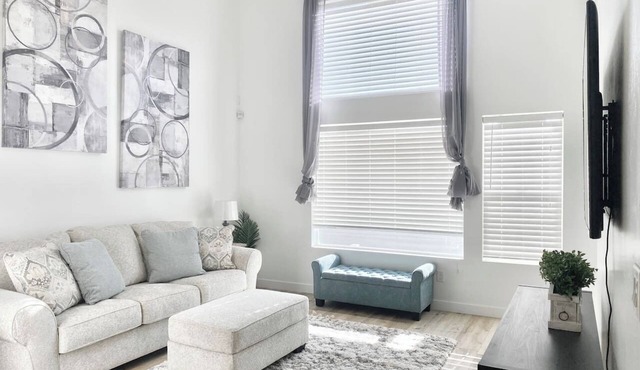 Clean and open remodeled luxury townhouse! in Midvale