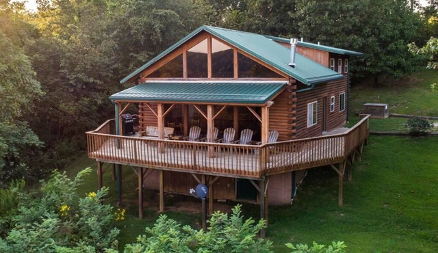 Compton Mountain Cabin w/Big Mountain Views in Ponca