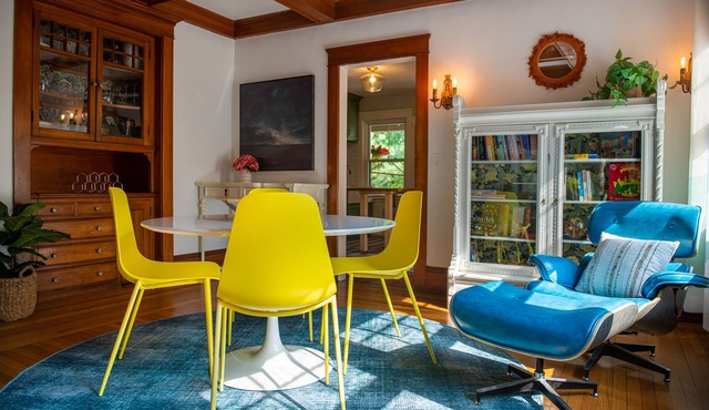 Cozy & Spacious home next to Gorgeous City Park - Outdoor Dining, Hot Tub & Gym! in Providence
