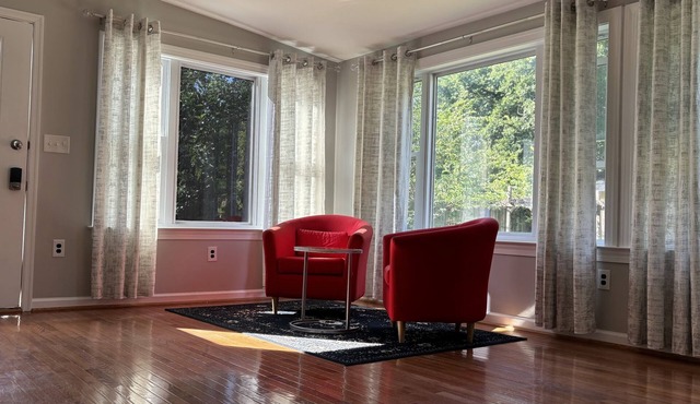 Cozy unit with private entrance in Silver Spring next to Brookside Garden Park in Silver Spring