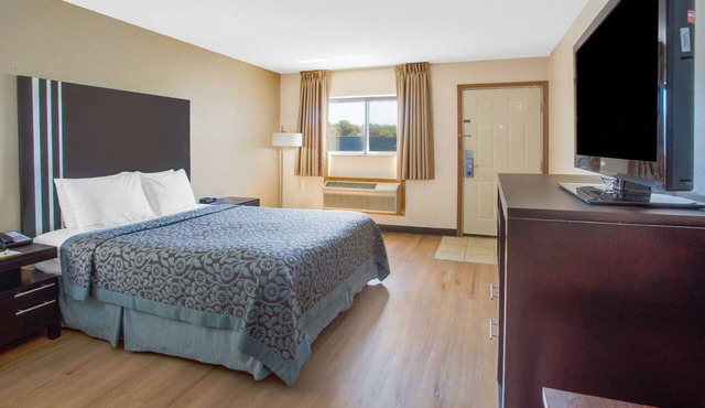 Days Inn by Wyndham Le Roy/Bloomington Southeast in Le Roy