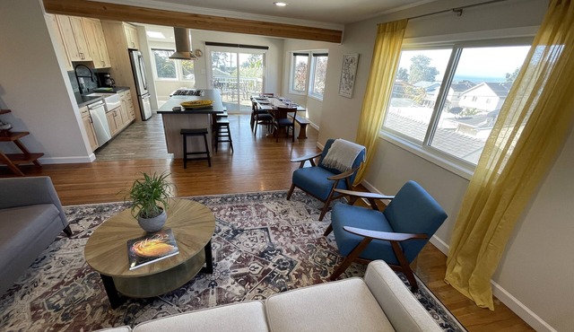 Elegant but practical retreat to maximize your enjoyment in beautiful HMB in El Granada