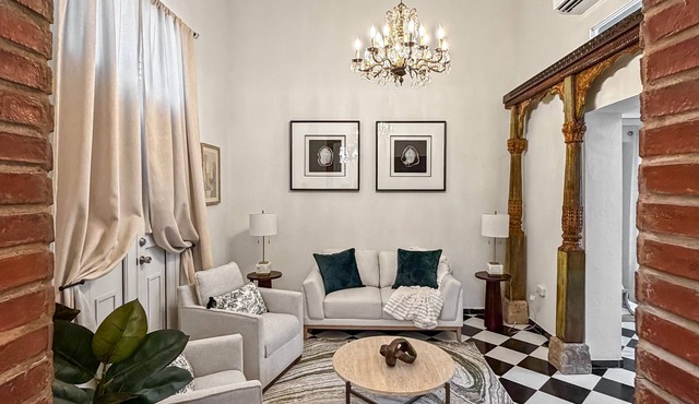 Elegant Colonial Retreat in Mayagüez - 2BR/2BA in Mayagüez