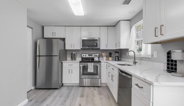 Entire townhome in Largo, MD, close to Washington DC! in Upper Marlboro