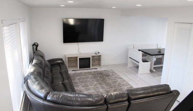 Explore Utah, 3 Bed 2.5 Bath Home in Centerville