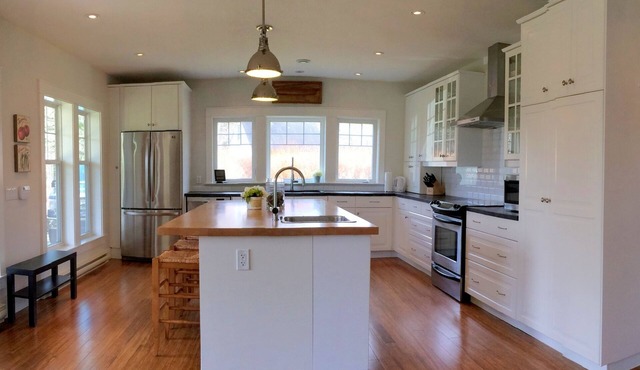 EXQUISITE DESIGNER CHESTER VILLAGE CLASSIC! 5Bdm 2Bath in Chester