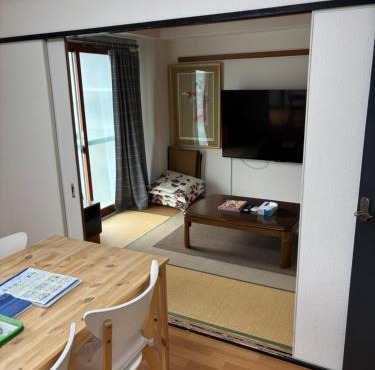 Gallery Compass- Art Apartments Osaka with Breakfast Free Parking in Osaka