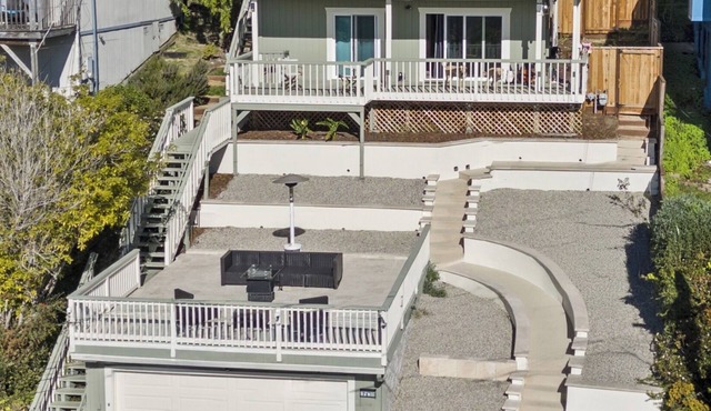 Gorgeous hillside home with ocean views! in Moss Beach