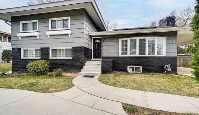 Group Getaway! Modern Silver Spring Home w/Yard in Silver Spring