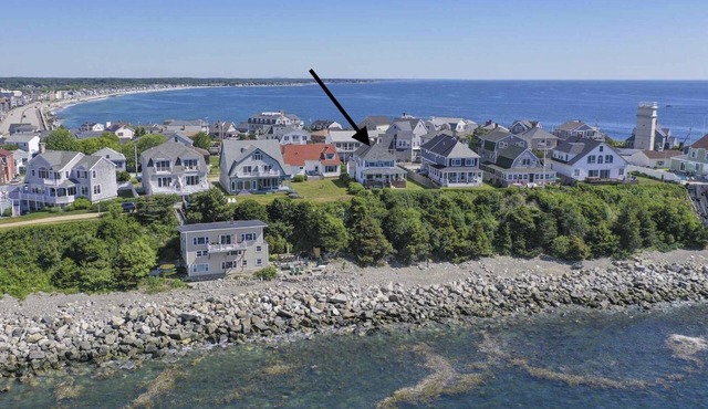 HAMPTON BEACH OCEANFRONT HOME SITUATED ON GREAT BOARS HEAD in Hampton