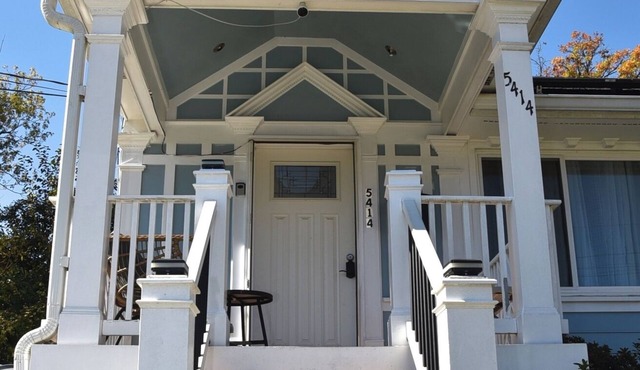 Handsome Home renovated - 4 minutes close to Metro in Lanham