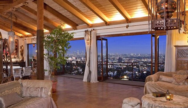 Hollywood Hills 6,000 sq. ft Design Masterpiece-Jetliner Views in Los Angeles