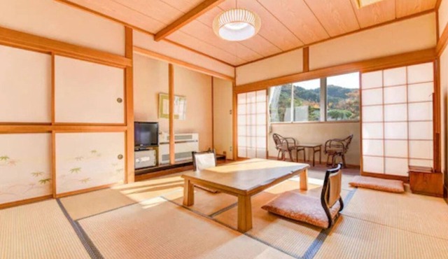 Honjin No Yado Yanagi No Yu