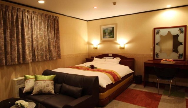 hotel dolphia – Adults Only