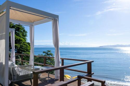 hugging nature house in Minamiawaji