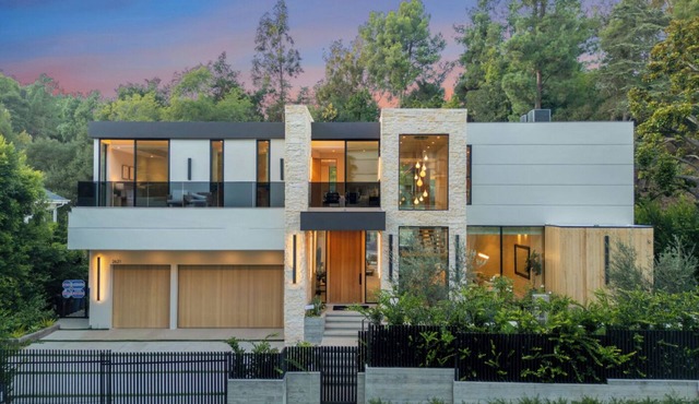 Hutton Villa - Luxury Modern Retreat in Iconic Beverly Hills Oasis in Beverly Hills