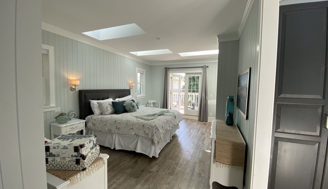 Kelowna Bed & Breakfast (CHATHAM HOUSE) in Kelowna