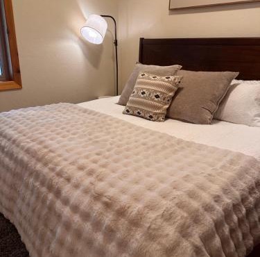 Lily of the Valley - Yosemite Reservations, AC, Forest View and WiFi in Yosemite West