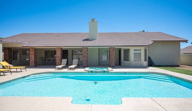 Lucerne · 35% Off Fall Special - Luxury Home Near Strip in Henderson