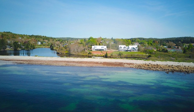Luxury Beach Front Villa - Cleaveland Beach 69 in Queensland