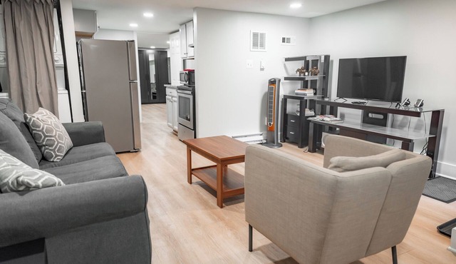 Luxury Capitol Hill Victorian — Private Gated Parking & Modern Kitchen in Washington