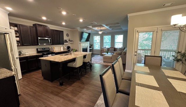 Model- Home Modern, Spacious, and Great Location in Buford