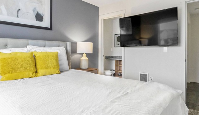 Modern Apartment in Prime Location (ID4517) in Vancouver