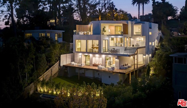 MODERN HOLLYWOOD HILLS MANSION | 5 BEDROOMS | VIEWS | BRAND NEW in Los Angeles