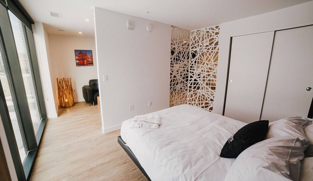 Modern Studio Near Downtown & River Walks in Winnipeg