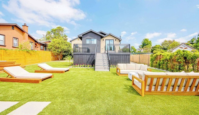 Modern Villa Sauna, Jacuzzi&Garden in Los Angeles