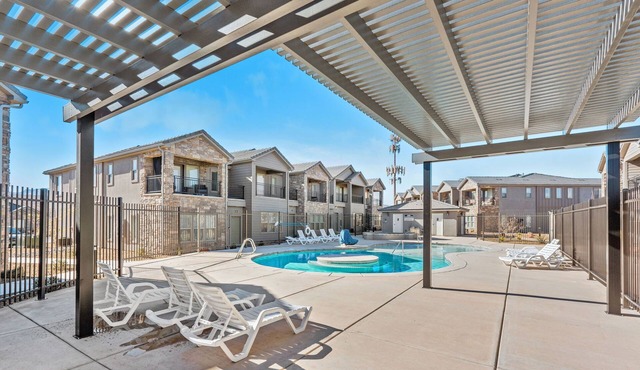 Monthly Azalea Escape|Community pool and hot tub, grill, Smart Tvs in Ivins