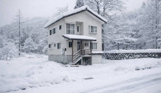 Mountain View 4 Bedroom Chalet Myoko Kogen
