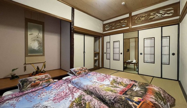 Near Himeji Castle Sta/10 Beds 2 Showers 3 Toilets