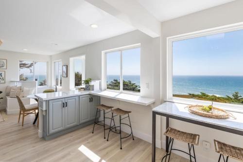 Oceanfront Coastal Home with Breathtaking Views Hiking Beaches & More in Moss Beach
