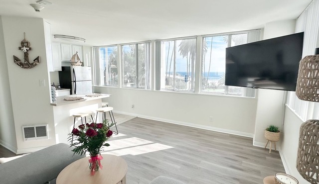 Oceanfront View Cabana only a few steps away from the iconic Santa Monica Pier! in Santa Monica