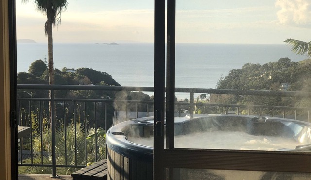 Palm Beach Pad, Spa Pool, Double Kayak, Free Wifi, SKY TV, & maybe a car too? in Palm Beach