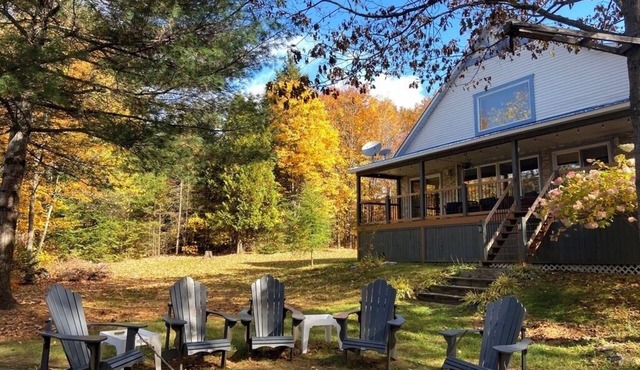 Peaceful family and pet-friendly 3-bedroom cottage, 30-minutes from Tremblant in Saint-Émile-de-Suffolk