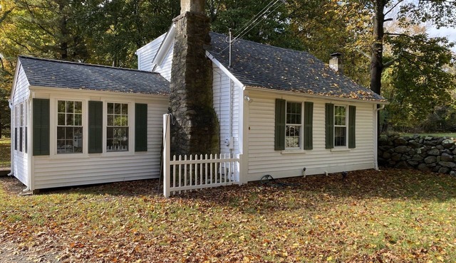 Peaceful Escape - Cozy Cottage at Honey Rock Farm in East Greenwich