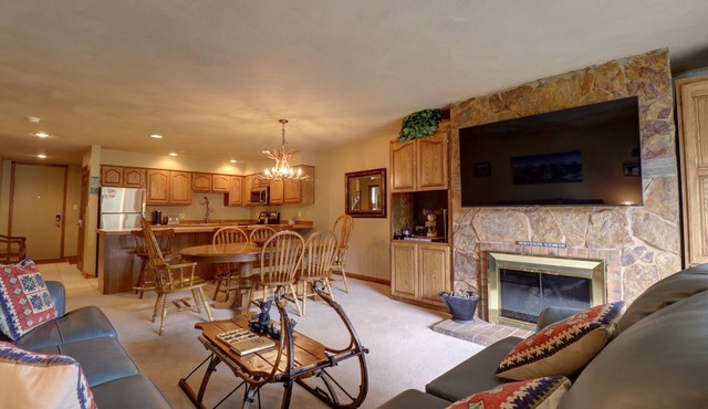 Pet Friendly, Spacious, Mountain Views SB102 in Copper Mountain