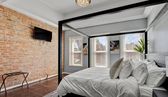 Phoenix`s Place Cap Hill | King Bed | Walk to H St in Washington