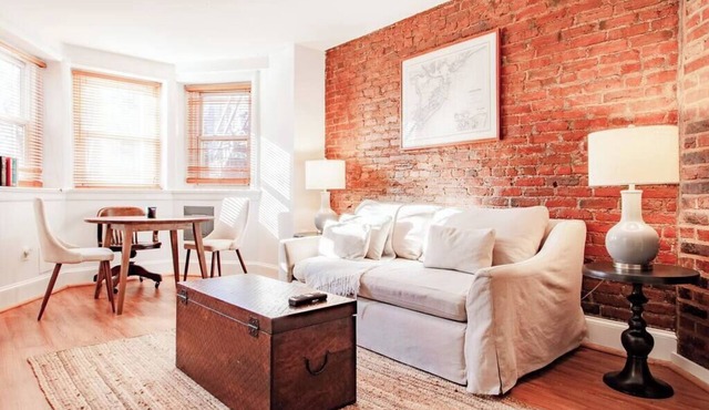 Quaint DC Private 1-BR Walk to METRO-rail subway in Washington DC
