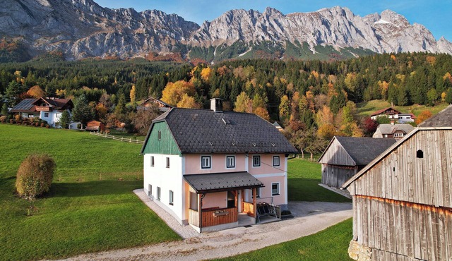 Quaint, rustic vacation home with hut flair on the sunny side of the Grimming in Mitterberg-St.Martin