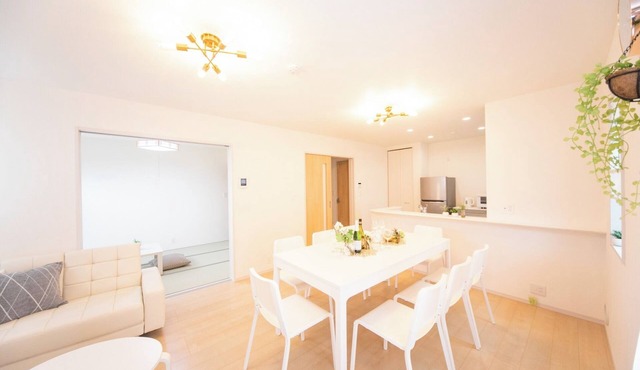 Reservations not accepted This is a newly built twostory house located in Nagashimacho Kuwana C/Kuwana Mie